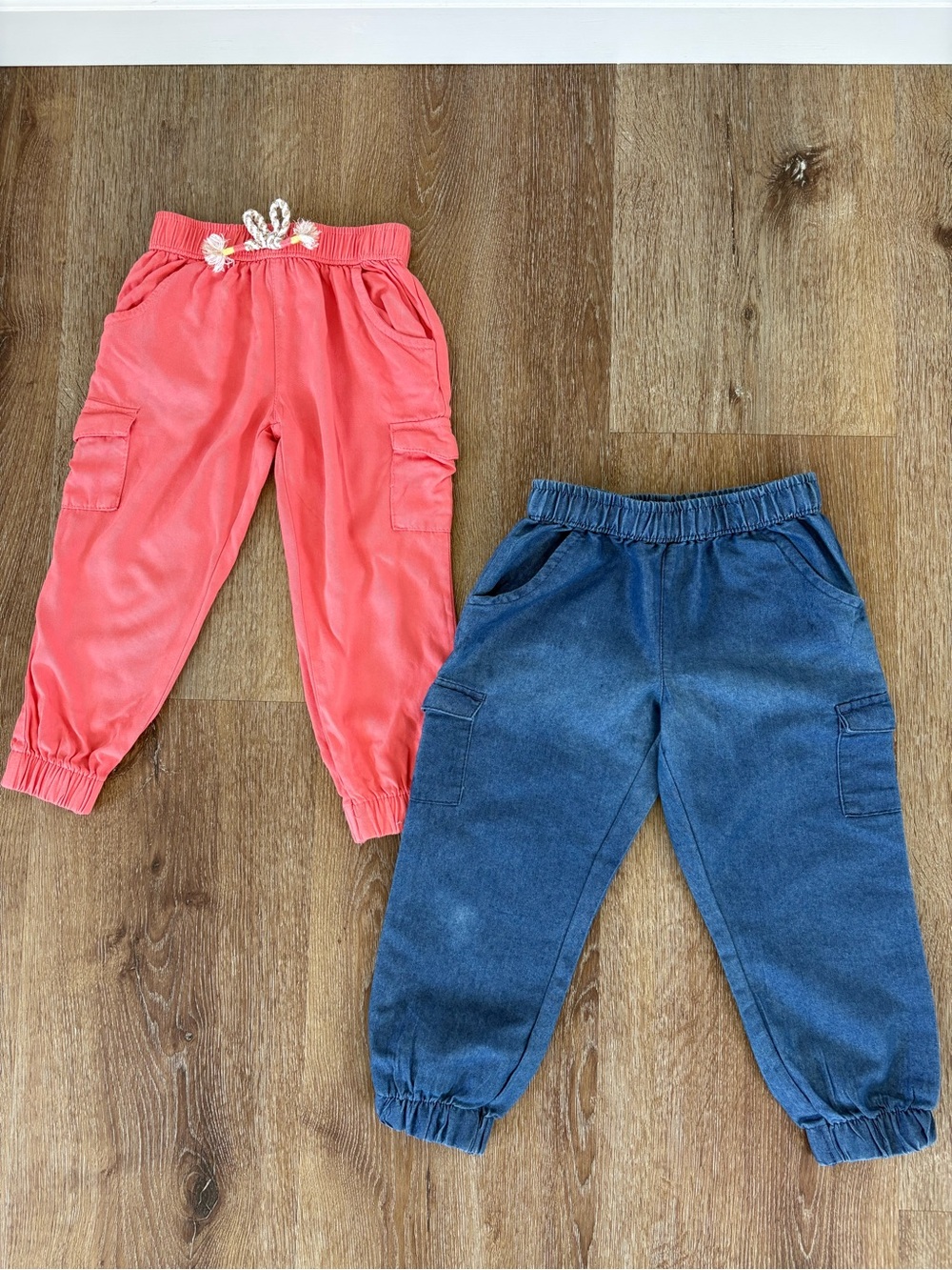 Vince Camuto Kids Liggt-Weight Cargo Joggers in Coral & Denim Bundle Size: 4T